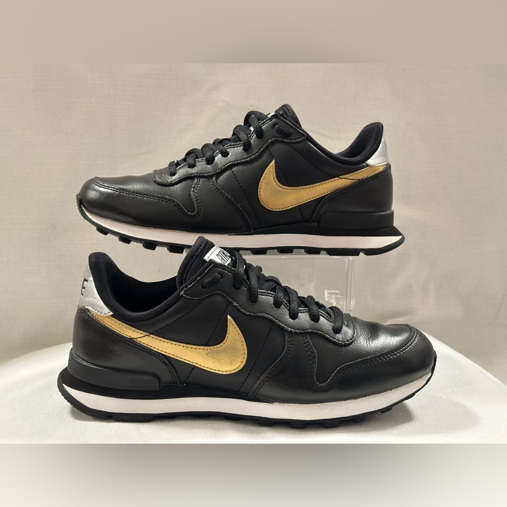Nike Internationalist Black Gold
Leather Trainers Shoes Size 6.5